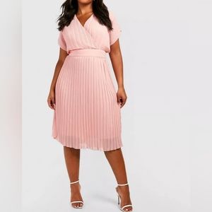 NWT Boohoo PLUS OCCASION PLEATED WRAP MIDI DRESS Blush SIZE 12